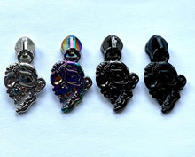 Load image into Gallery viewer, EXCLUSIVE #5 zombie head zipper pulls
